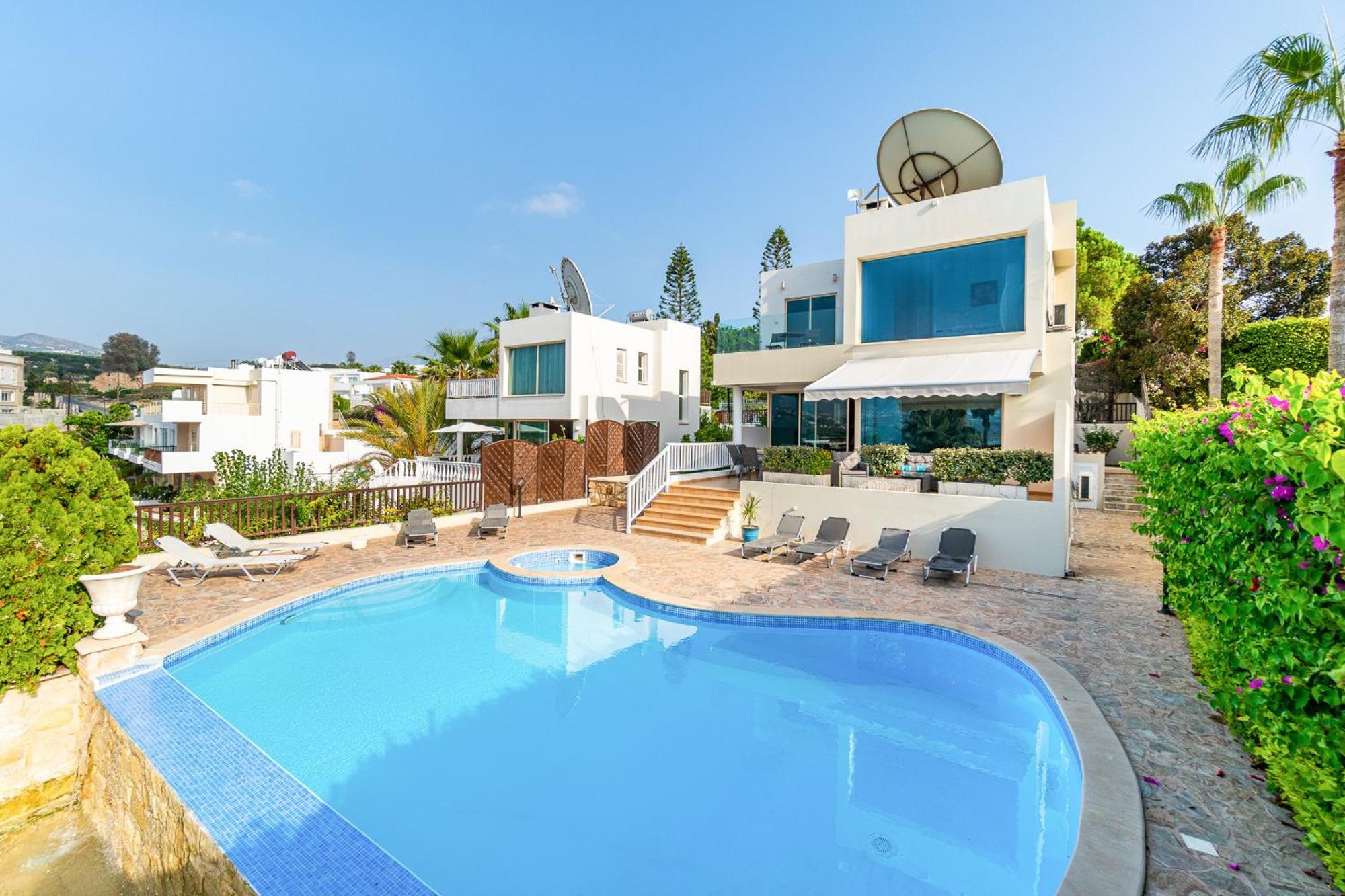 Beach Front Villa Mer Blu By Ezoria Villas Coral Bay Exterior photo